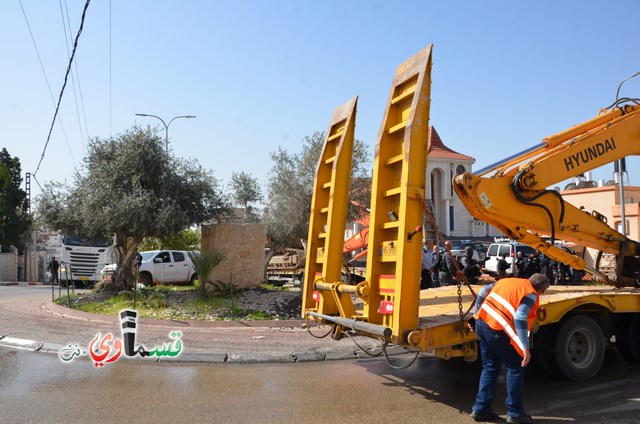 فيديو: قوات كبيرة ومُدججة بالدبابات والصواريخ تهدم اساسات بيت الشيخ غازي عيسى بحجة البناء في ارض المنهال ...